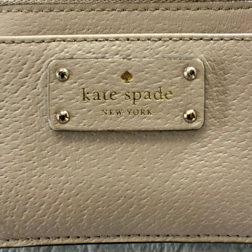Kate Spade Leather Cardholder Coin Pouch Taupe Beige Zip Wallet Small Logo Plate